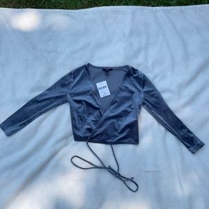 Small blue knit crop top